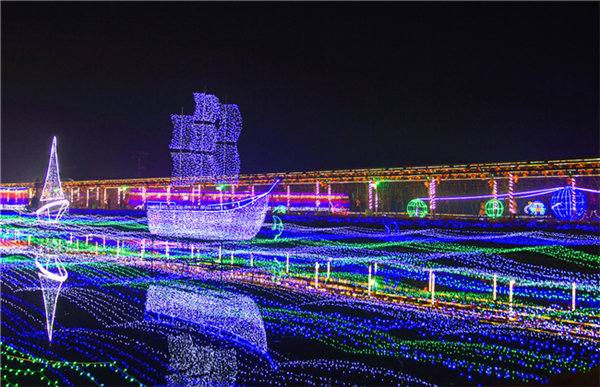 临海东塍灯光展火树银花绵延5公里